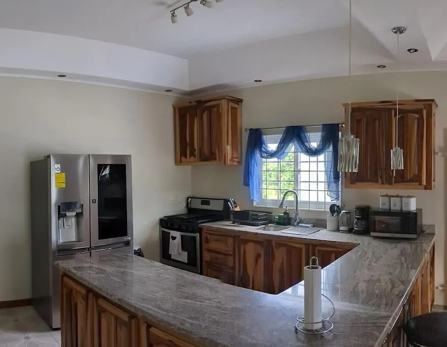St Thomas Oasis Apartment Lyssons